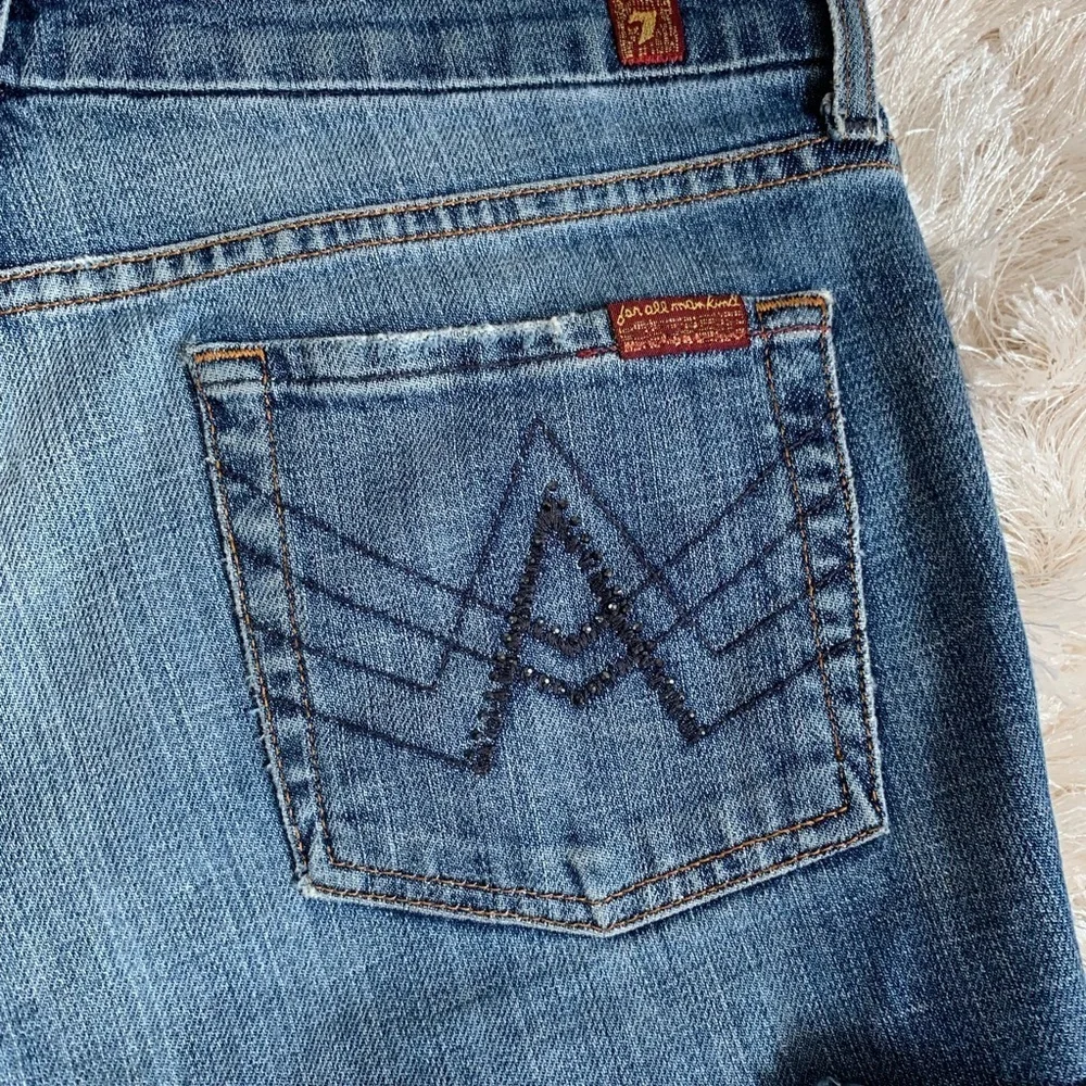 7 for all Mankind A pocket Embellished Denim Jean Shorts Women’s size 29 - Picture 6 of 7